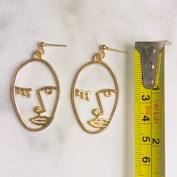 HP❤️New! Abstract Human Face Dangle Earrings Gold. - Picture 4 of 4